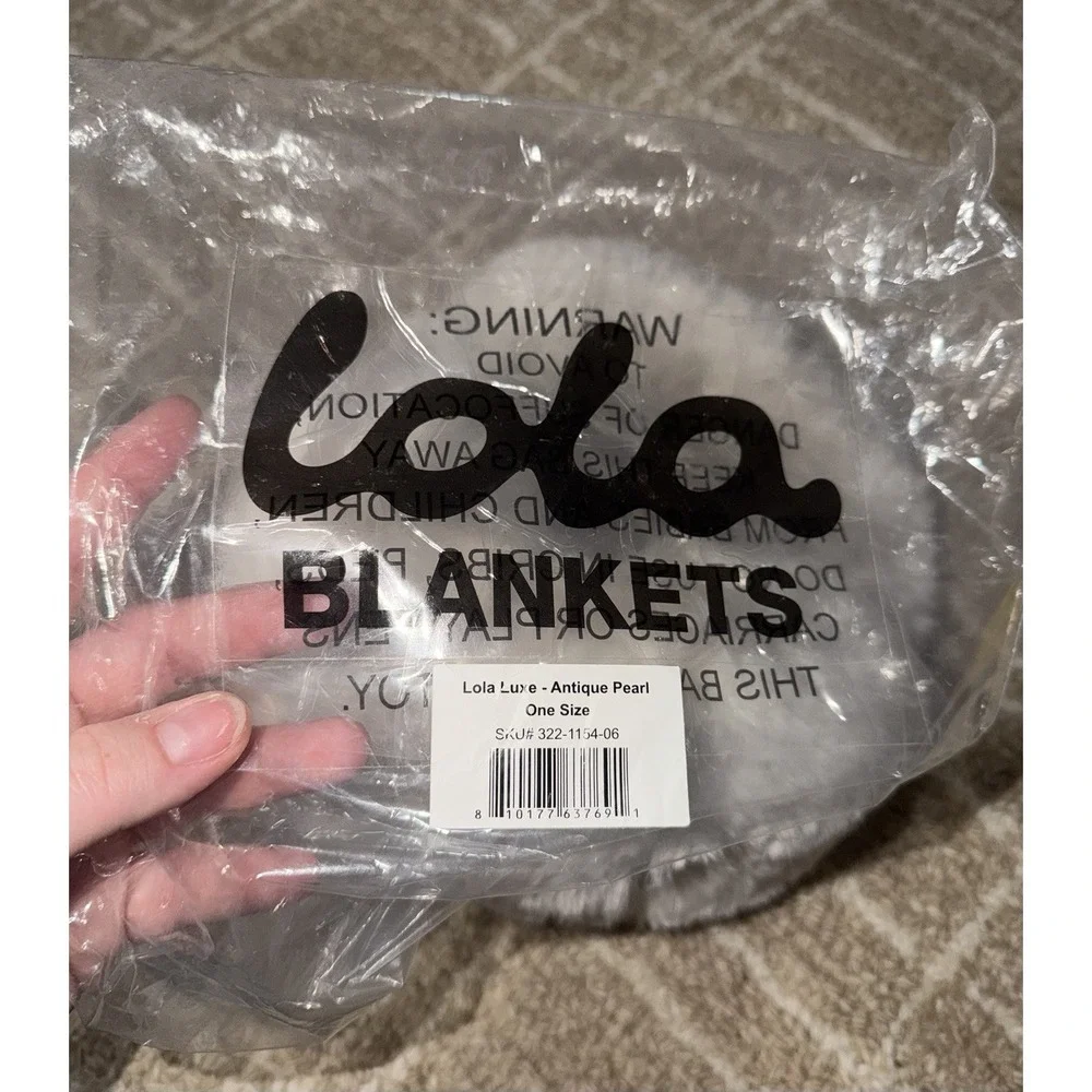 Lola Blankets Earmuffs Lola Luxe Faux Fur Cozy Antique Pearl Earmuff One Size